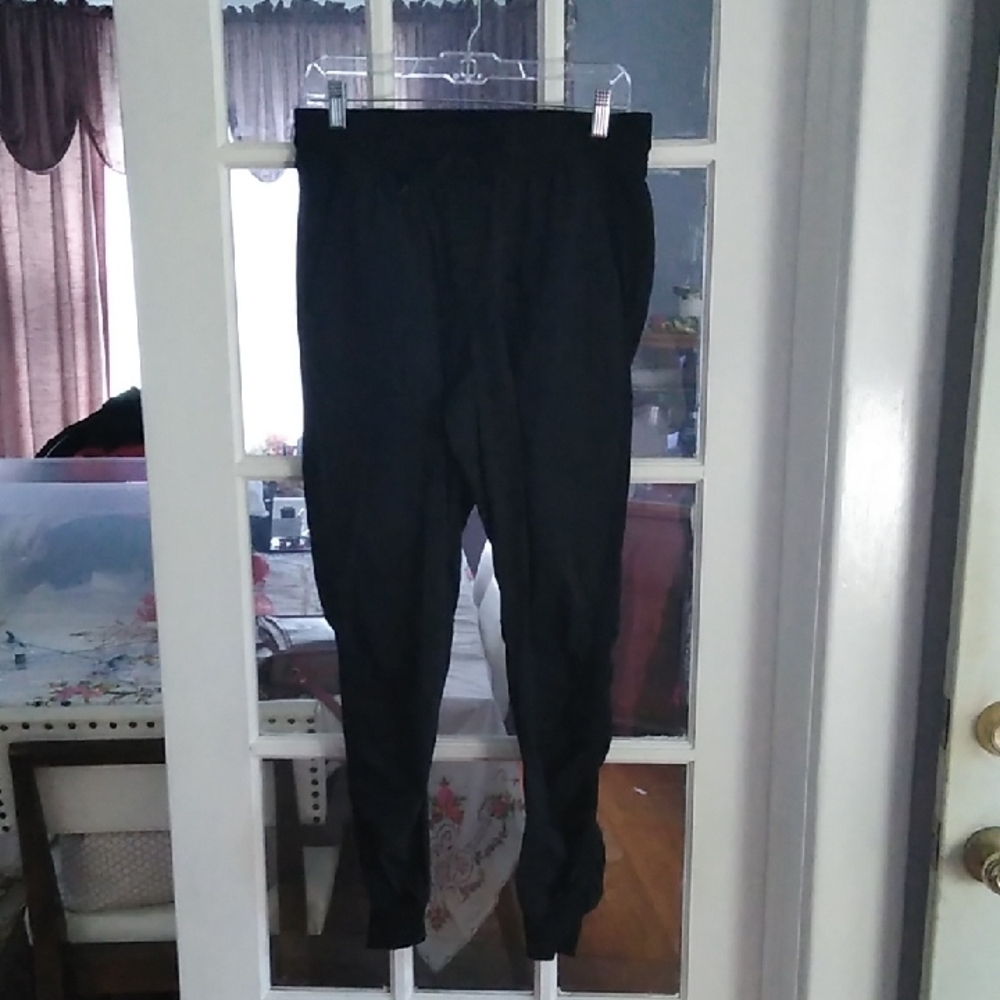 Lulu Lemon - Black Drawstring Jogger- Size 8